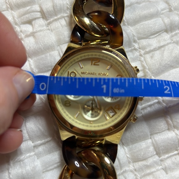 Michael Kors Tortoise bracelet watch - Picture 6 of 7